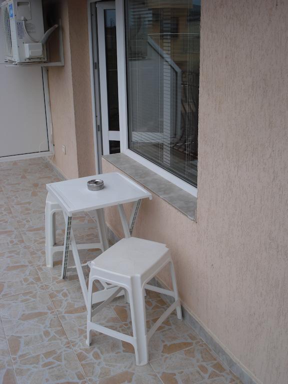 Moni 85 Family House Hotel Sozopol Bilik gambar