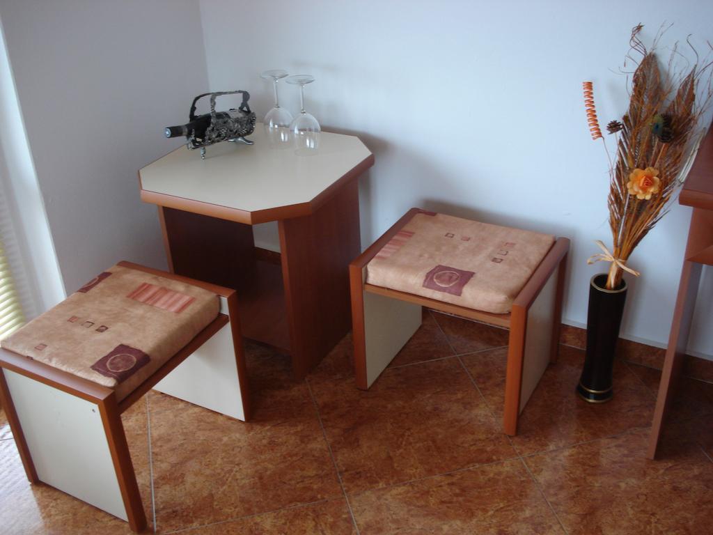 Moni 85 Family House Hotel Sozopol Bilik gambar